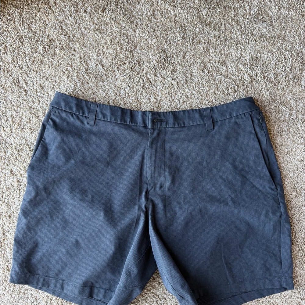 Lululemon Athletica Men's Charcoal Everyday Shorts